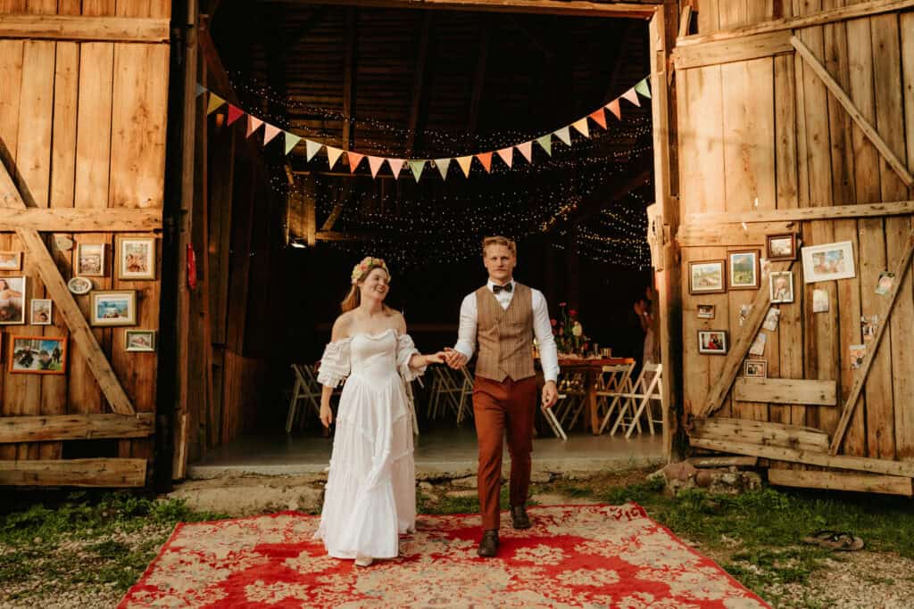 Stodoła na wesele - para młoda Stodoła na wesele - para młoda